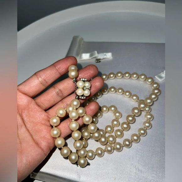 Vintage Long pearls Necklace - Picture 4 of 5